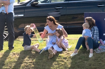 72730740_kate_middleton_10062018_adddds_28.jpg