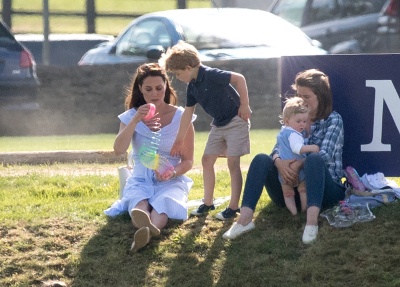 72730752_kate_middleton_10062018_adddds_32.jpg