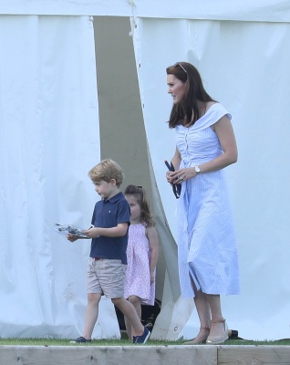 72731097_kate_middleton_10062018_addddds_14.jpg