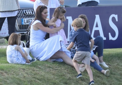 72731103_kate_middleton_10062018_addddds_18.jpg