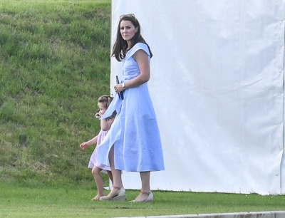 72811880_kate-4.jpg