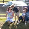 72730752_kate_middleton_10062018_adddds_32.jpg