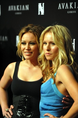 179122253_kristen-bell-avakian-beverly-hills-boutique-celebration-2008-hq-28.jpg