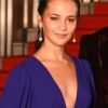 125569653_picturepub-alicia-vikander-001.jpg