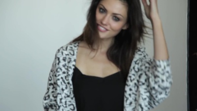 MEET_PHOEBE_TONKIN_390.jpg