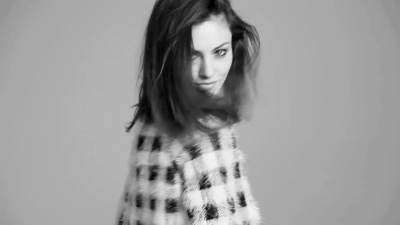 MEET_PHOEBE_TONKIN_464.jpg