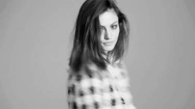 MEET_PHOEBE_TONKIN_472.jpg