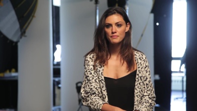 MEET_PHOEBE_TONKIN_525.jpg