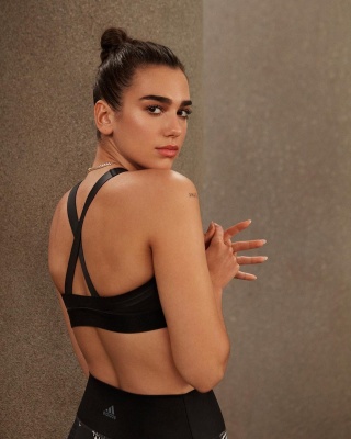 dualipa_0001.jpg