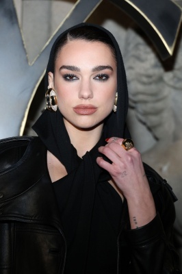 dualipa_0001~0.jpg