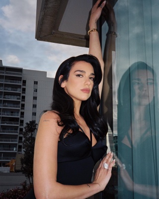 dualipa_0005.jpg